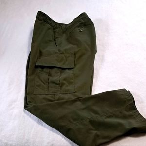L.L.Bean cargo pants 40x33 dark olive green